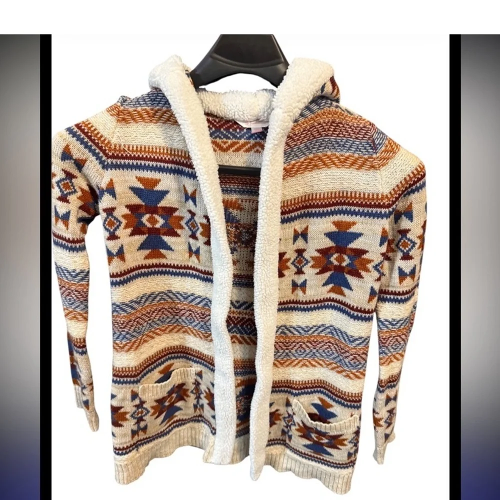 Small Dance’s with  Wolves Motif  size small nwot​​ - Picture 3 of 3